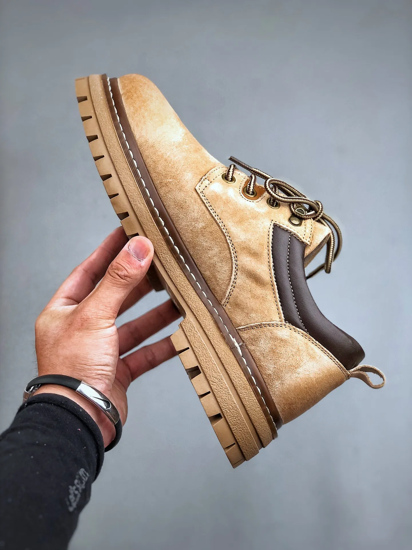 Local pick-up💰520 supports store release. New goods🚀#Timberland Timberland/Timberland classic outdoor low-top work casual shoes. Classic re-creation. Brand new upgrade. Guangdong factory quality. Original box and original packaging. The fabric is made of Italian 🇮🇹 top matte cowhide. It is paired with anti-odor and anti-corrosion genuine leather latex insoles to give you a perfect wearing experience. High-quality and durable. A must-have for sportsmen. Specialized in treating those who are not handsome. High quality and first-class feel. Exclusive supply. Size: 39-44 (one size larger)